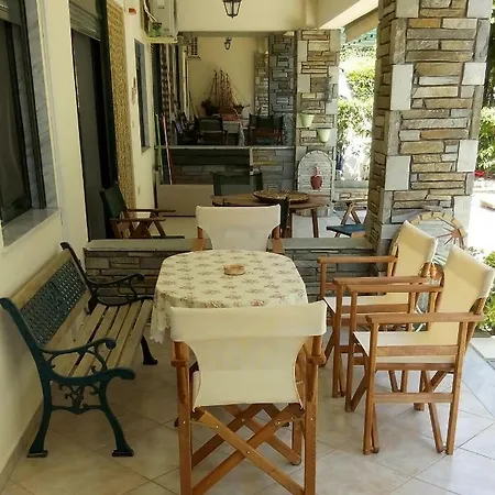 Cute Maisonette No2 On Coastal Sidewalk *