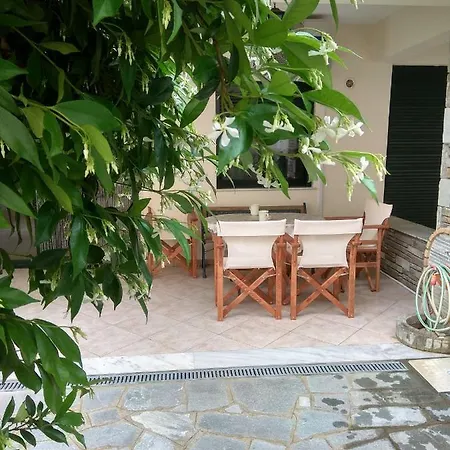 度假居 Cute Maisonette No2 On Coastal Sidewalk 尼基季